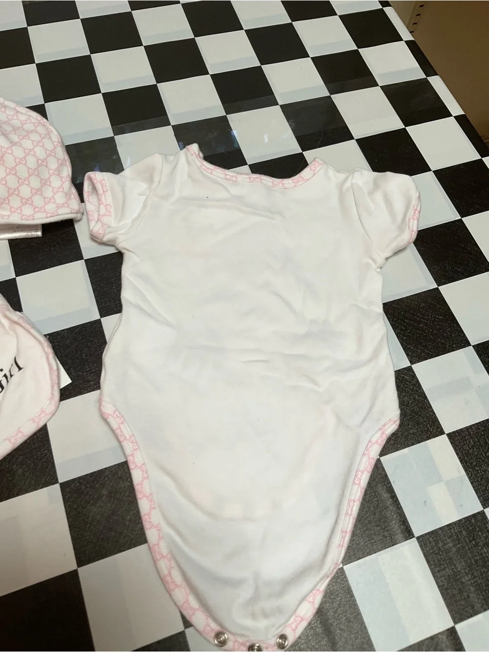 Gucci Baby Bib - Pink 